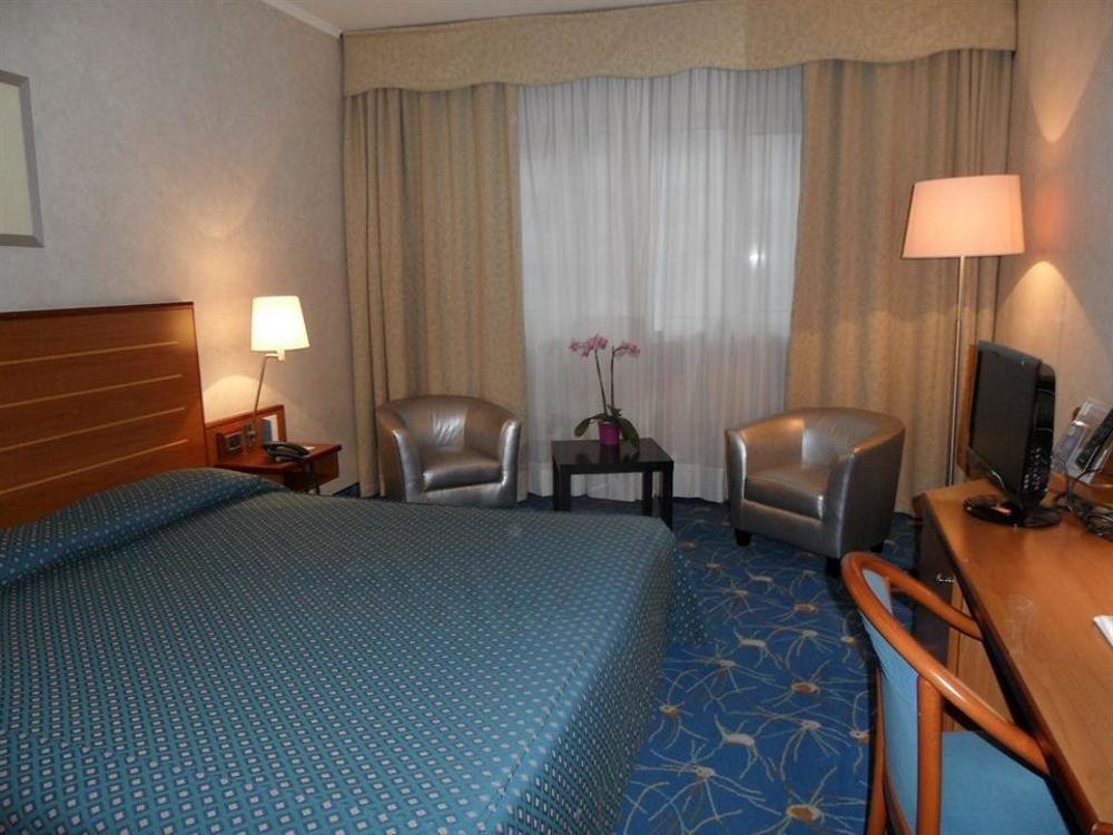 B&B Hotel Cuneo Cristal Экстерьер фото