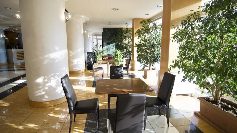 B&B Hotel Cuneo Cristal Экстерьер фото