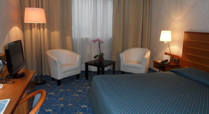 B&B Hotel Cuneo Cristal Экстерьер фото
