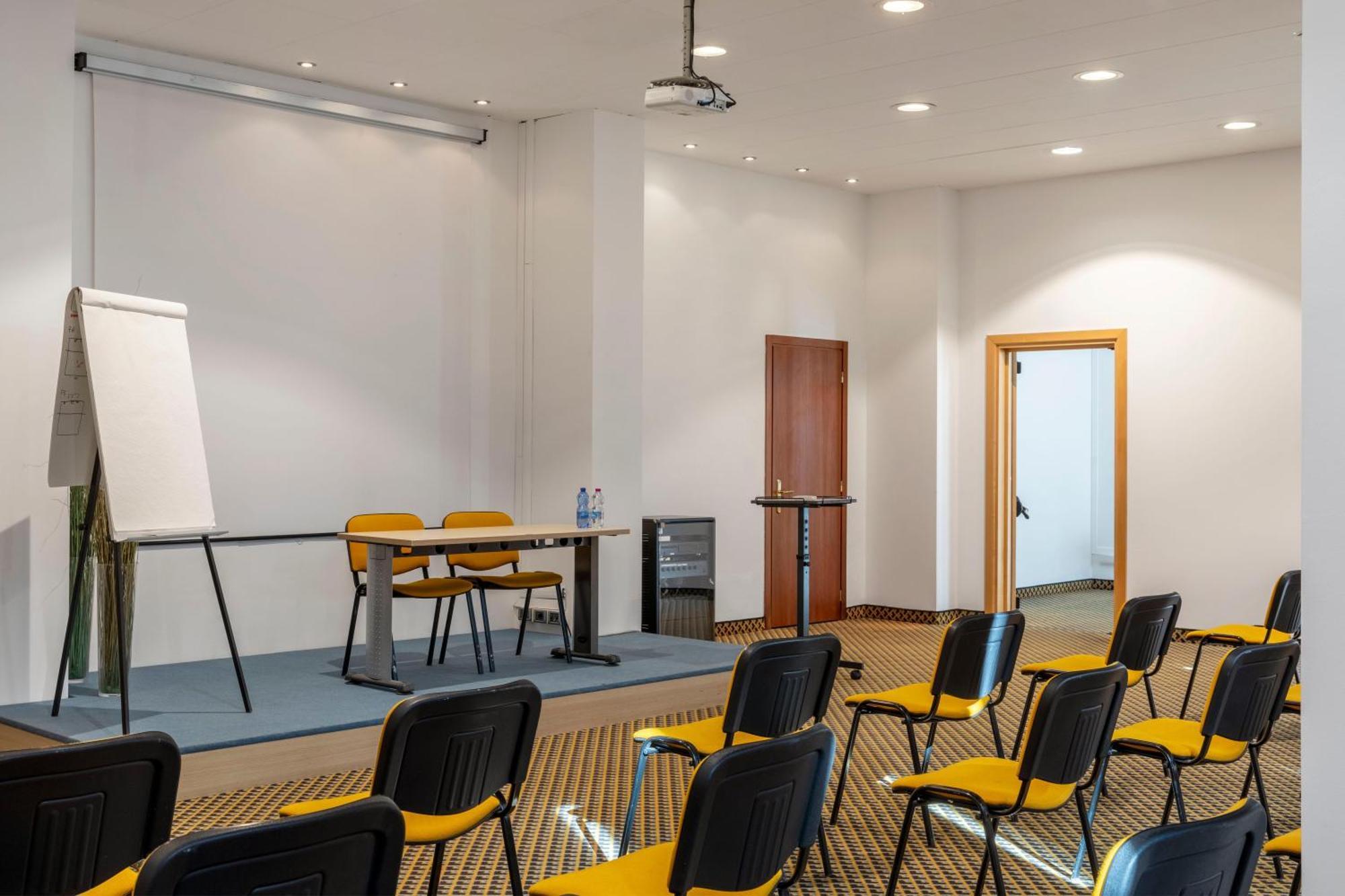B&B Hotel Cuneo Cristal Экстерьер фото