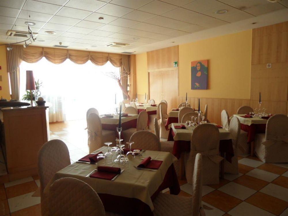 B&B Hotel Cuneo Cristal Экстерьер фото